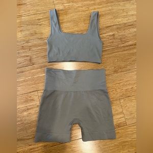 Set active tan biker short set